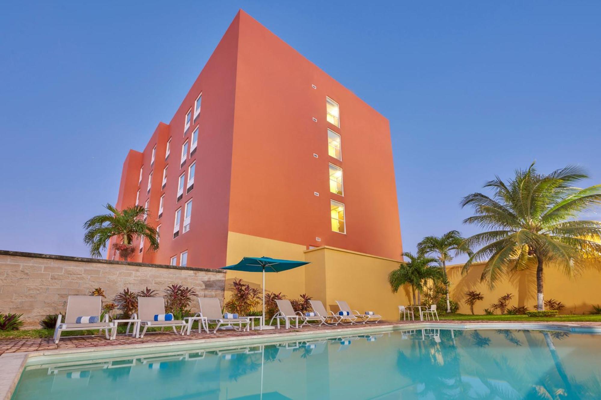 City Express Junior By Marriott Cancun Hotel Exterior photo