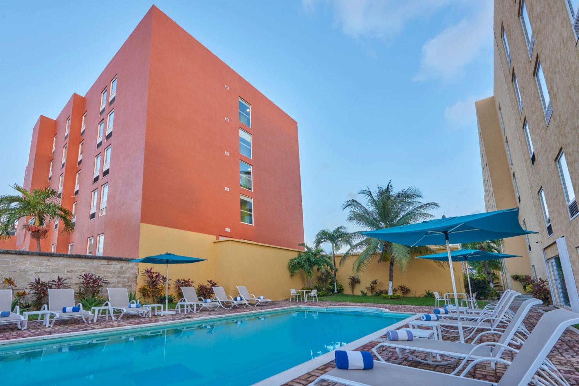 City Express Junior By Marriott Cancun Hotel Exterior photo