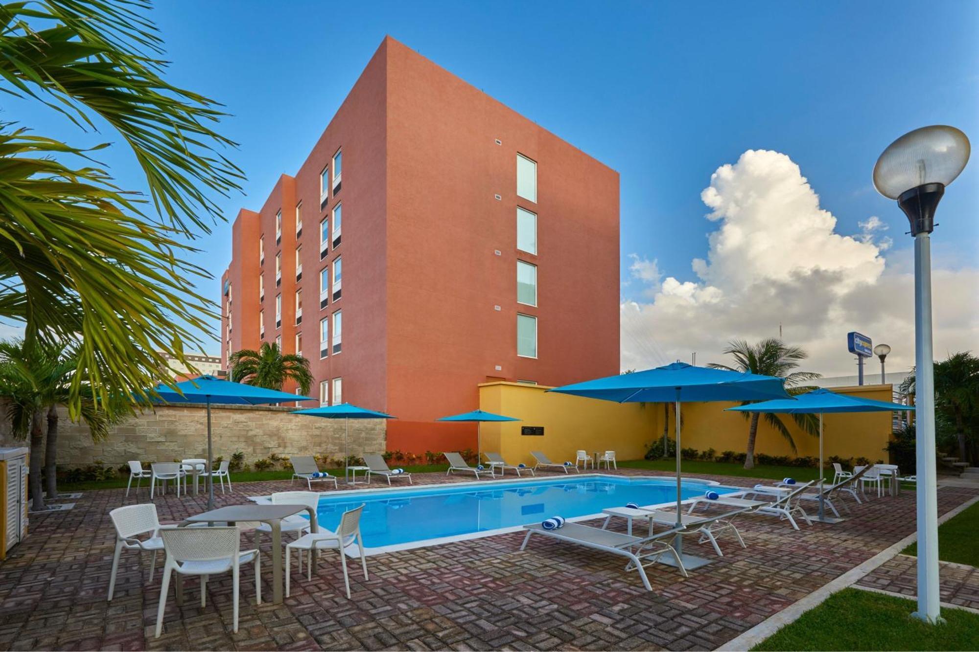 City Express Junior By Marriott Cancun Hotel Exterior photo